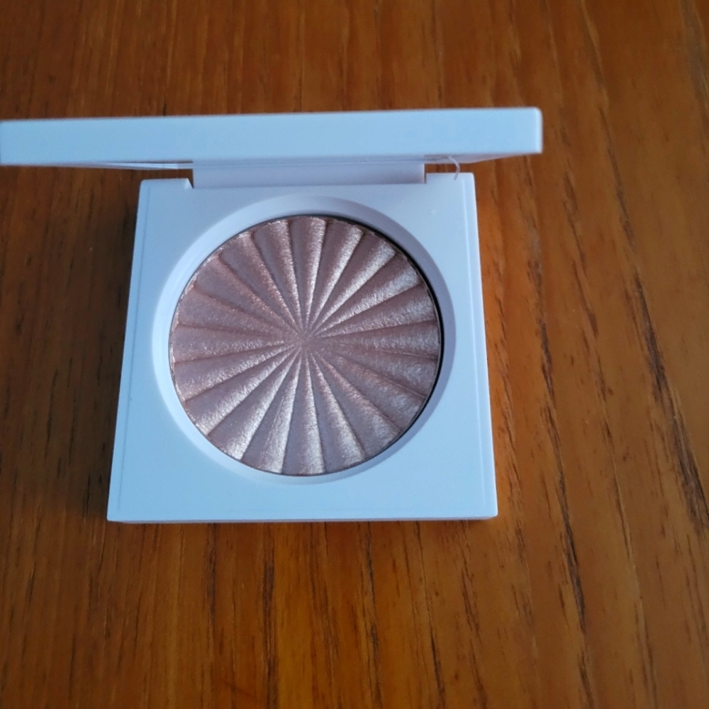 Ofra highlighter Blissful